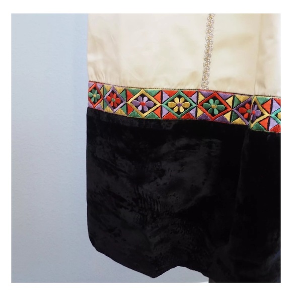 🥳HP🥳 1970’s True Vintage embroidered maxi dress - Picture 6 of 6